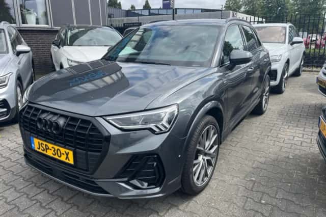Audi Q3 (2022) thumbnail 1