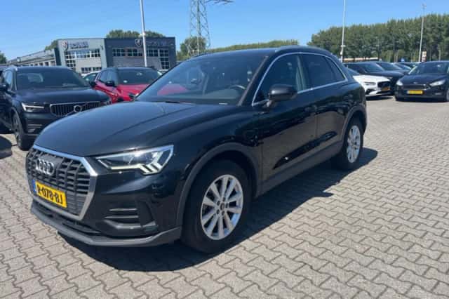 Audi Q3 (2022) thumbnail 1