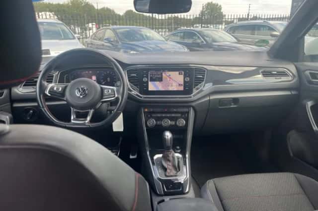 Volkswagen T-Roc (2020) thumbnail 3