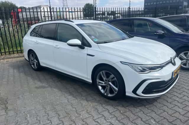 Volkswagen Golf (2022) thumbnail 1