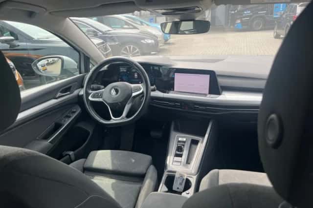 Volkswagen Golf (2021) thumbnail 3