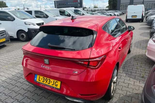 SEAT Leon (2021) thumbnail 2
