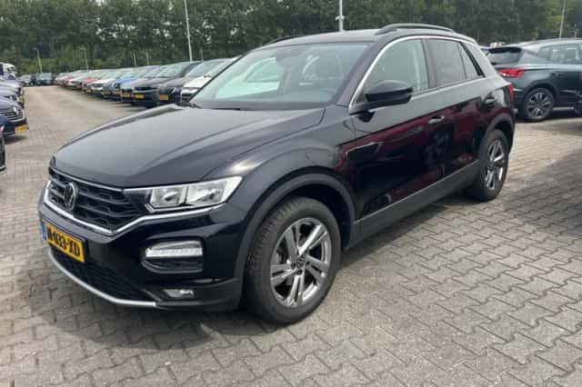 Volkswagen T-Roc (2022) thumbnail 1