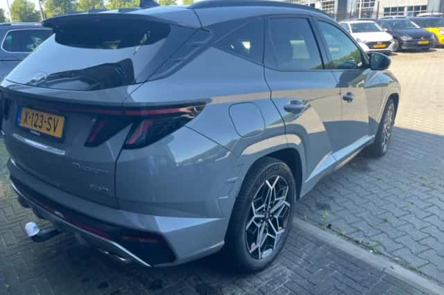 Hyundai Tucson (2022) thumbnail 2