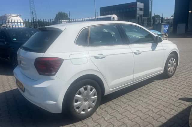 Volkswagen Polo (2018) thumbnail 2
