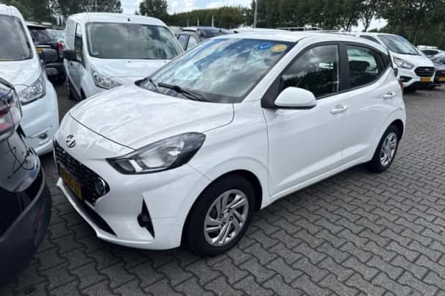 Hyundai i10 (2022) thumbnail 1