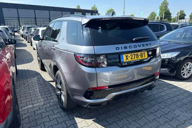 Land Rover Discovery Sport (2023) thumbnail 2