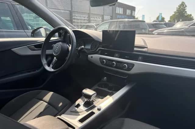 Audi A4 (2021) thumbnail 3