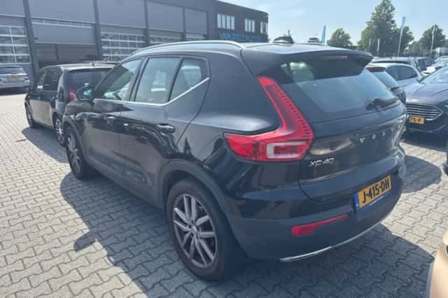 Volvo XC40 (2020) thumbnail 2