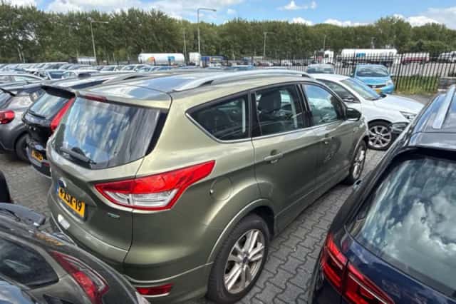 Ford Kuga (2014) thumbnail 2