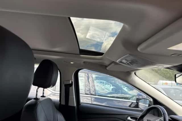Ford Kuga (2014) thumbnail 4