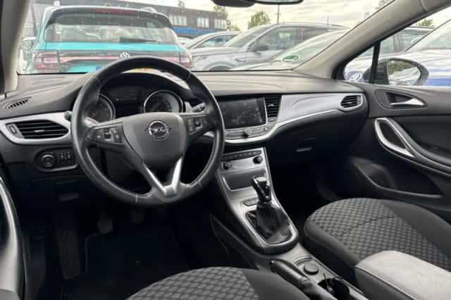 Opel Astra (2018) thumbnail 3