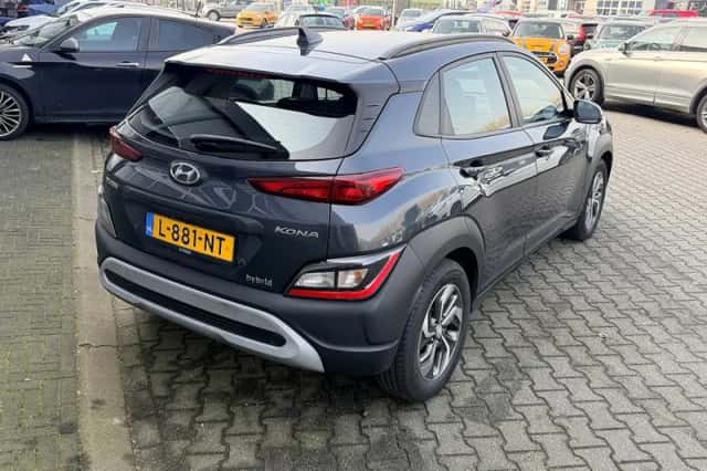 Hyundai Kona (2021) thumbnail 2