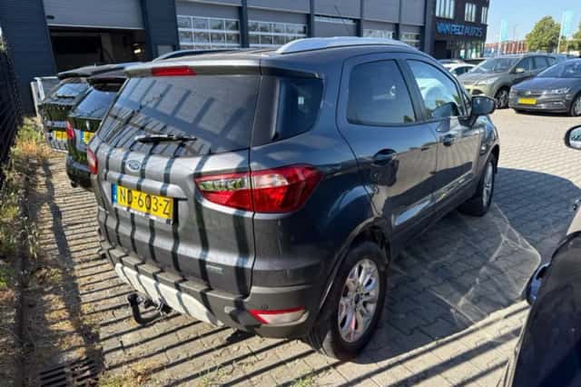 Ford EcoSport (2017) thumbnail 2