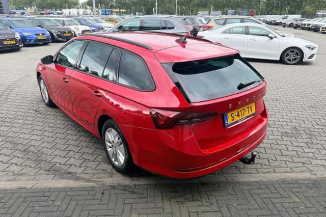 Škoda Octavia (2023) thumbnail 2