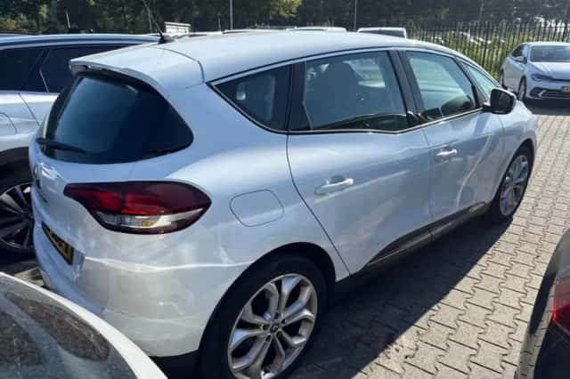 Renault Scénic (2017) thumbnail 2