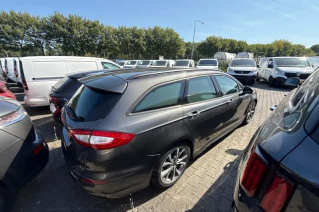 Ford Mondeo (2017) thumbnail 2