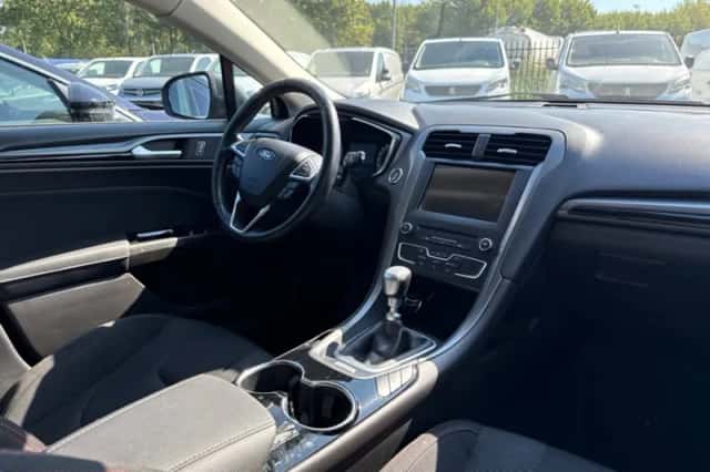Ford Mondeo (2017) thumbnail 3