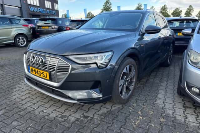 Audi e-tron (2021) thumbnail 1