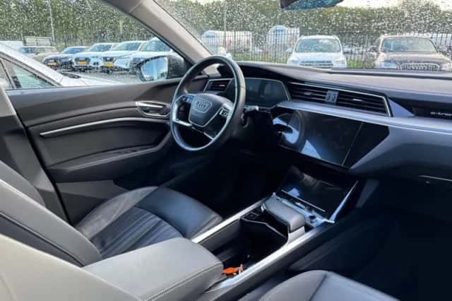 Audi e-tron (2021) thumbnail 3
