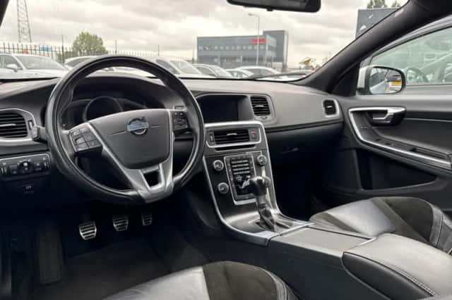 Volvo V60 (2014) thumbnail 3