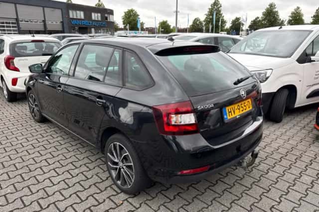 Škoda Rapid (2016) thumbnail 2