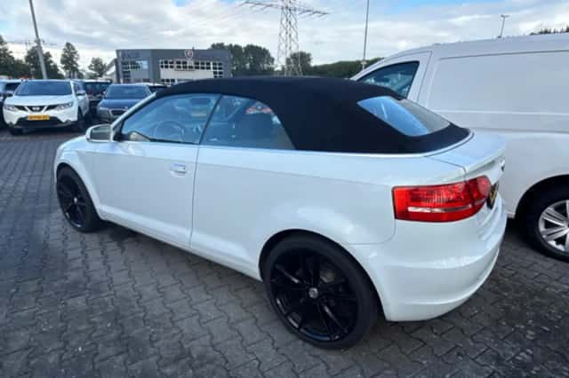 Audi A3 (2011) thumbnail 2