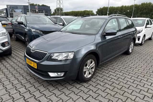 Škoda Octavia (2014) thumbnail 1