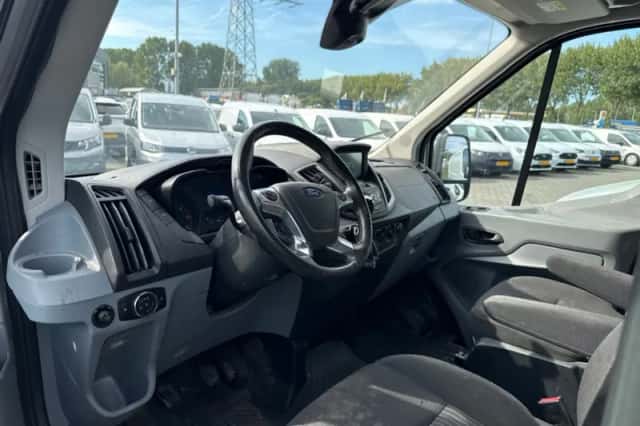 Ford Transit (2018) thumbnail 3