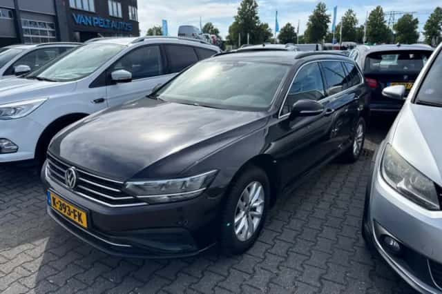 Volkswagen Passat (2020) thumbnail 1