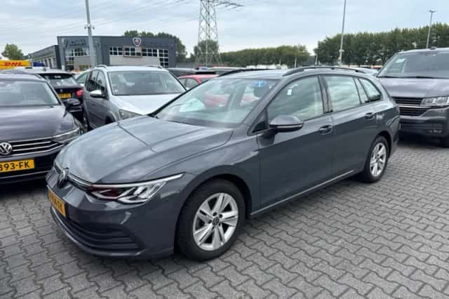 Volkswagen Golf (2023) thumbnail 1