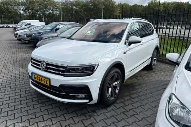 Volkswagen Tiguan (2019) thumbnail 1
