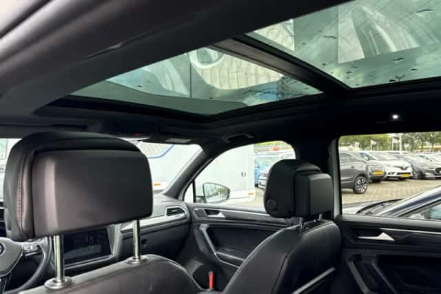 Volkswagen Tiguan (2019) thumbnail 5