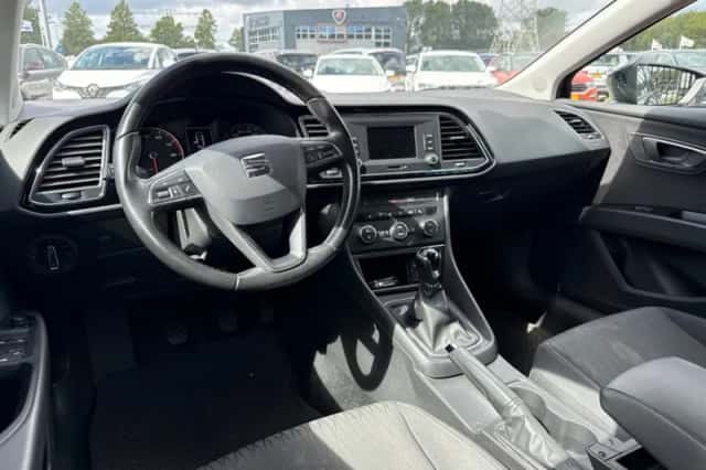SEAT Leon (2016) thumbnail 3