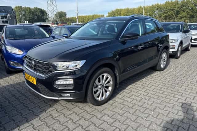 Volkswagen T-Roc (2021) thumbnail 1