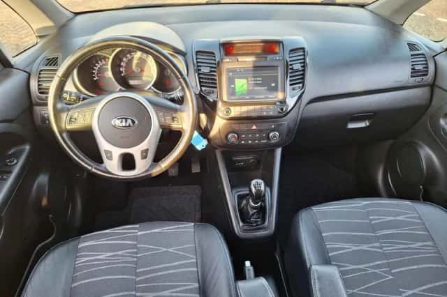 Kia Venga (2015) thumbnail 5