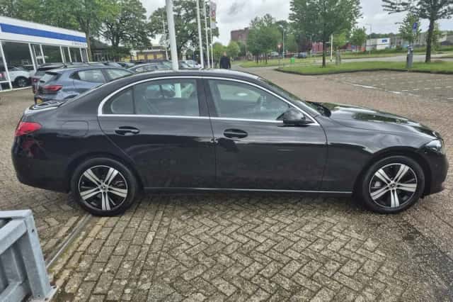 Mercedes-Benz C-Klasse (2023) thumbnail 2