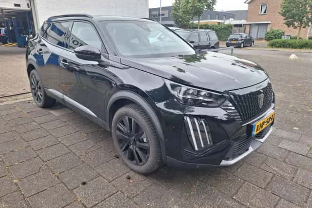 Peugeot 2008 (2024) thumbnail 5