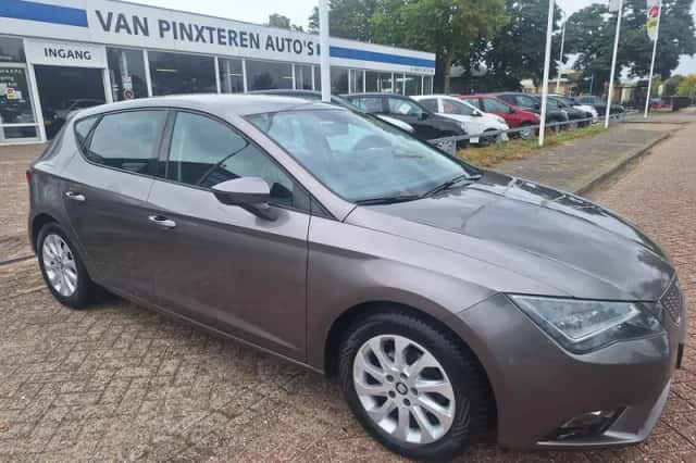 SEAT Leon (2015) thumbnail 1