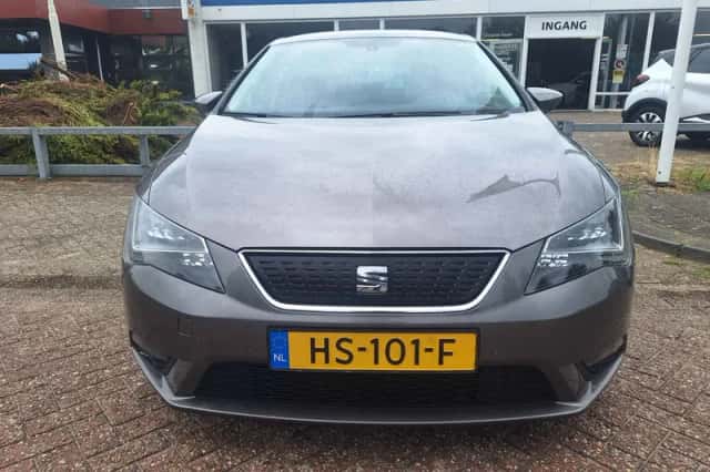 SEAT Leon (2015) thumbnail 5