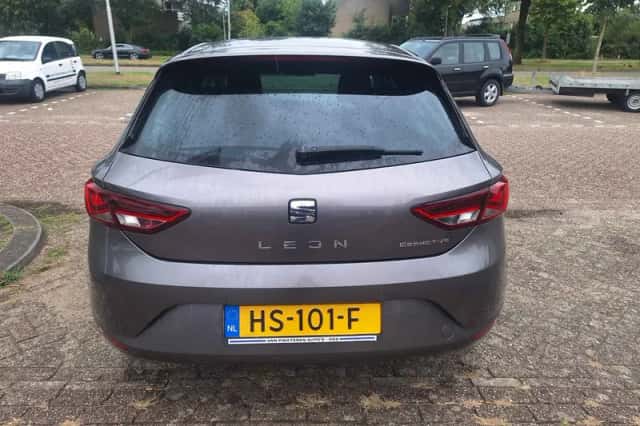 SEAT Leon (2015) thumbnail 6