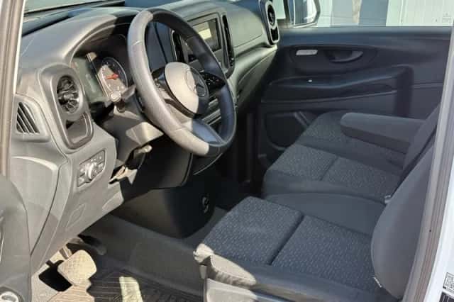 Mercedes-Benz Vito (2024) thumbnail 16