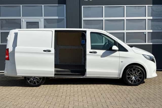 Mercedes-Benz Vito (2024) thumbnail 5