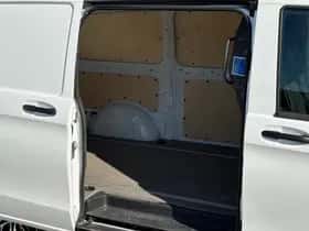 Mercedes-Benz Vito (2024) thumbnail 6