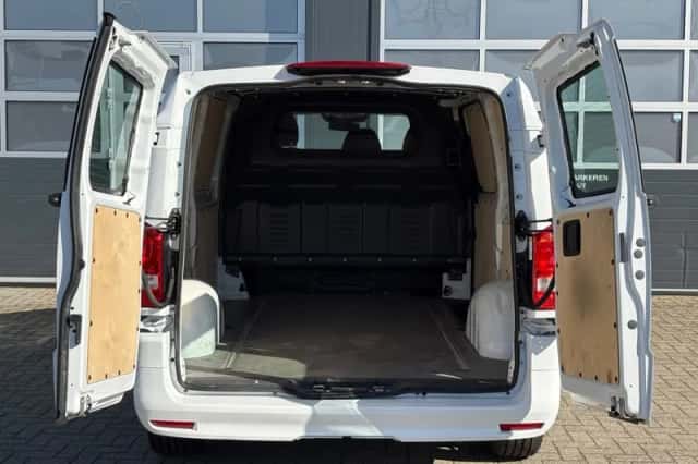 Mercedes-Benz Vito (2024) thumbnail 10