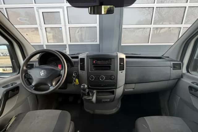 Volkswagen Crafter (2016) thumbnail 7