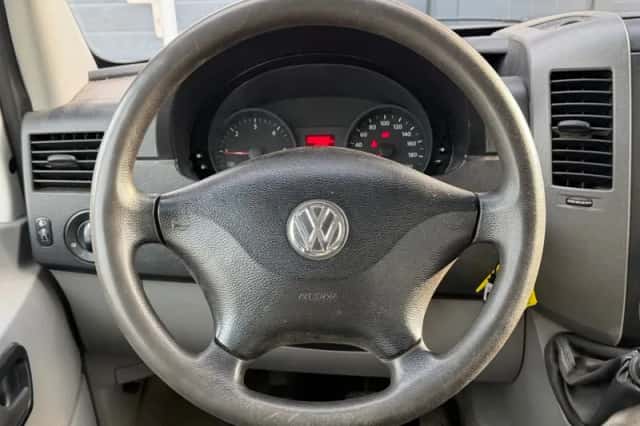 Volkswagen Crafter (2016) thumbnail 9