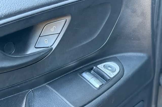 Mercedes-Benz Vito (2021) thumbnail 24