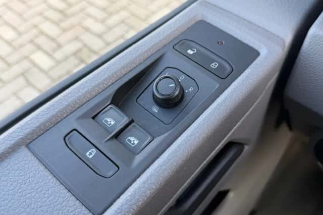 Volkswagen Transporter (2020) thumbnail 14