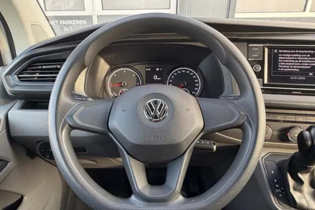 Volkswagen Transporter (2020) thumbnail 17